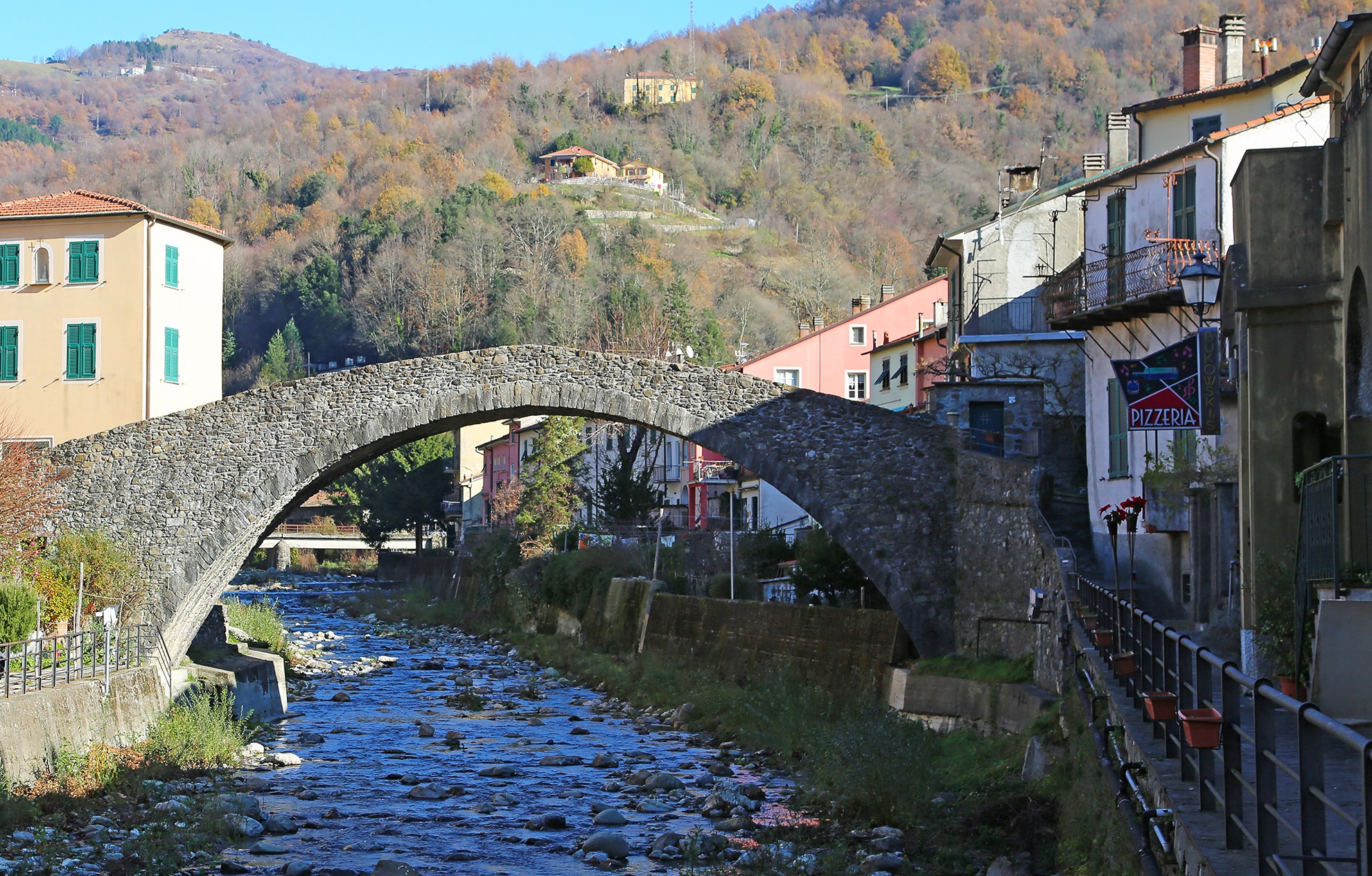 Varese Ligure il Ponte di Grecino